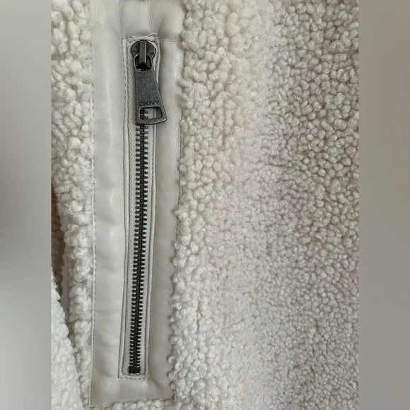 NWT DKNY Cream Faux Fur Peacoat Zipped Pockets Back Logo XL - Picture 3 of 15